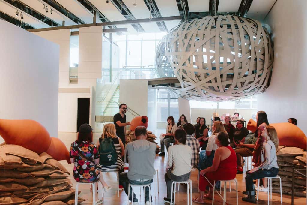 Justin de Verteuil: sie will / muse. zur marionette